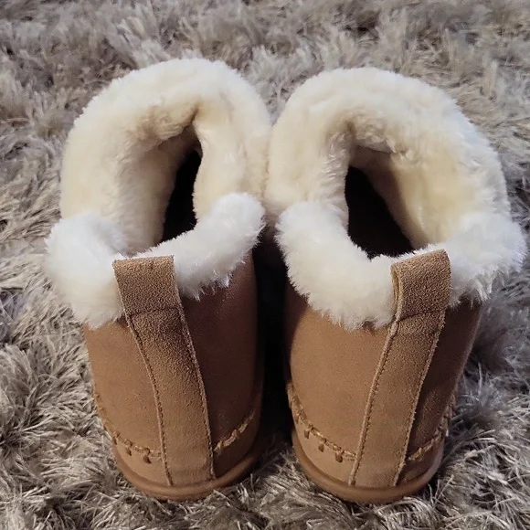 Minnetonka Tan Textured Sole - Picture 7 of 8